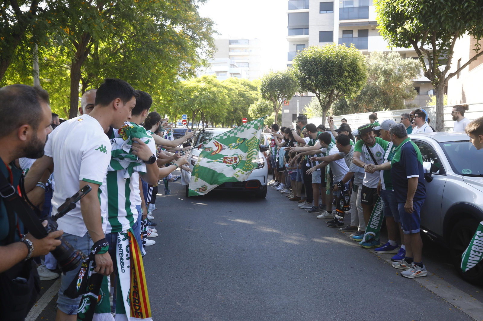 Las mejores fotos de la afición del Córdoba CF en la previa del partido ante el Barcelona Atlètic