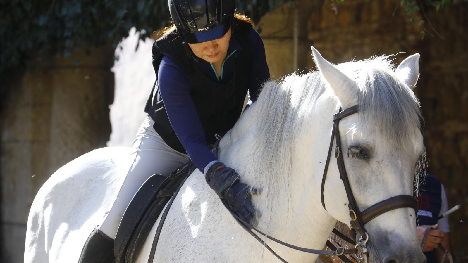 Ciuddadanos de China en una clase de equitación de Córdoba ecuestre