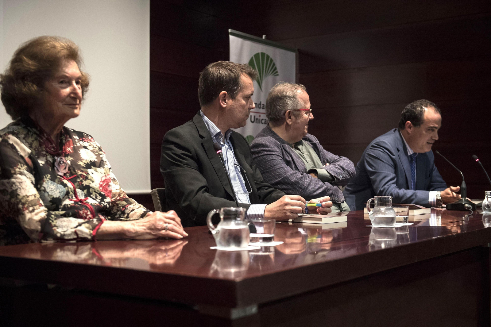 Liliana Romero, Wayne Jamison, Juan José Téllez y David Fernández, anoche en el Centro Unicaja de Cultura.