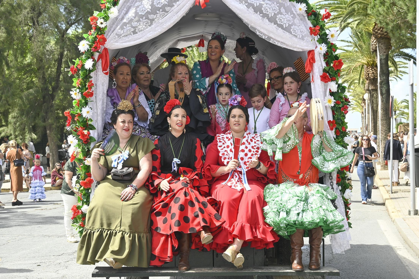 Todos los rocieros de la comitiva de la Hermandad de Huelva, en imágenes