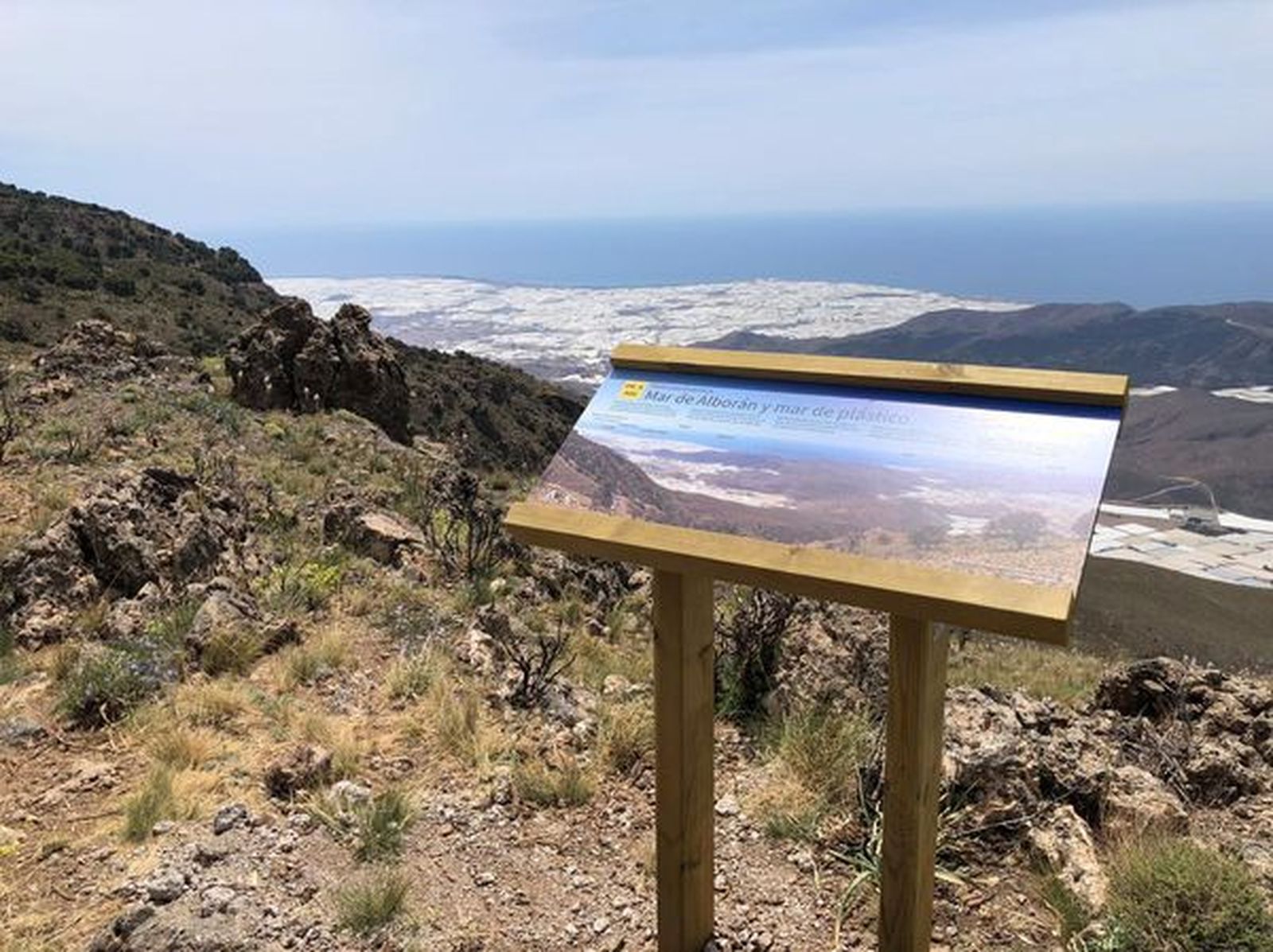 El nuevo ‘Sendero del Plomo’, en Berja, entra su recta final