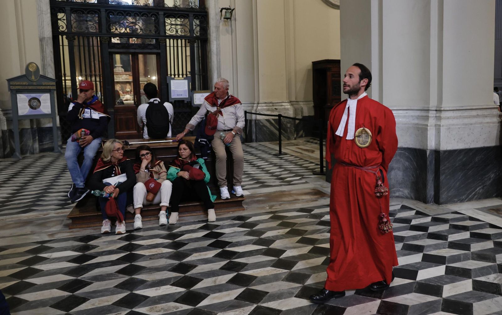 Las imágenes del viernes previo a la magna procesión en Roma del Cachorro y la Esperanza de Málaga