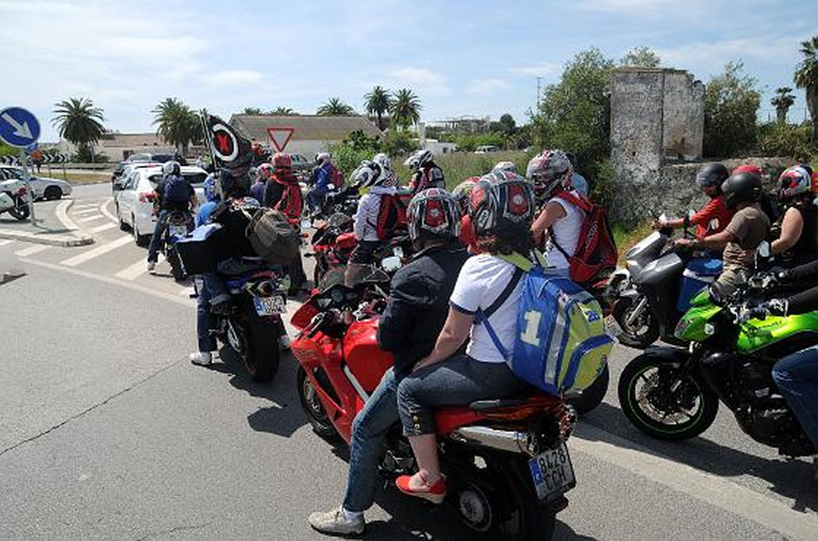 Los moteros inician la ´operación retorno´ tras el Gran Premio de Motociclismo en Jerez. 

Foto: Pascual y Manuel Aranda