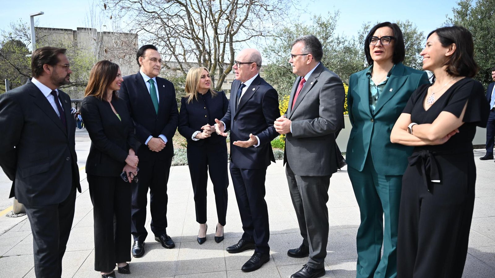 La visita de Doña Letizia a la Universidad de Granada, en imágenes