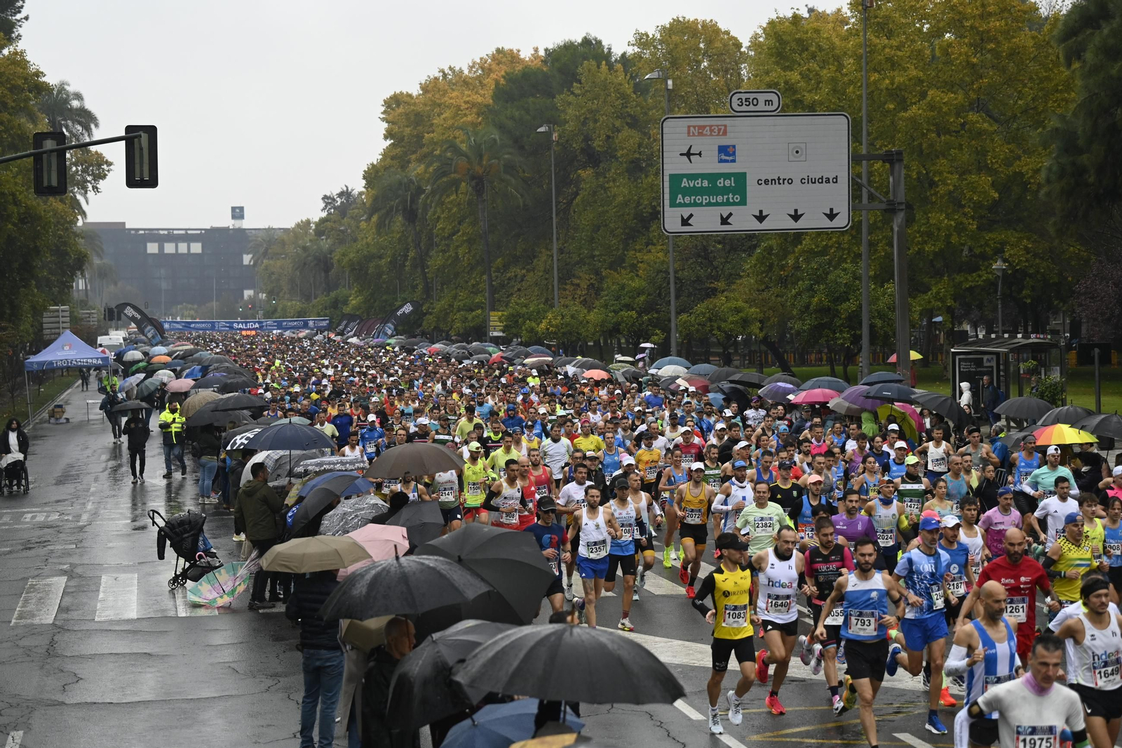 Las mejores fotos de la espectacular salida de la Media Maratón de Córdoba 2025