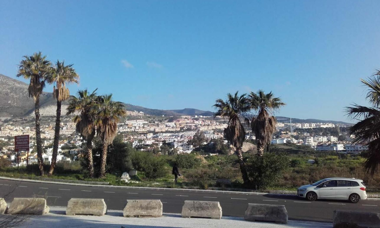 La parcela en la que se construirá el nuevo centro educativo de Benalmádena.