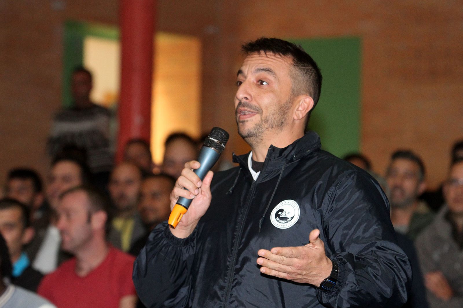 "El Piedra" visita la cárcel de Huelva, en imágenes