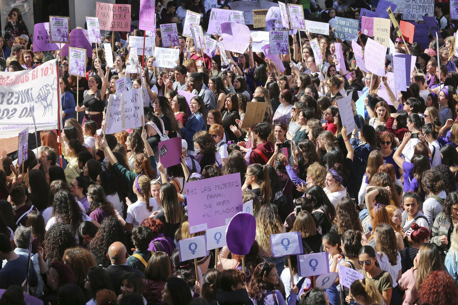 8M Día de la Mujer. Concentración en la Plaza de la Constitución