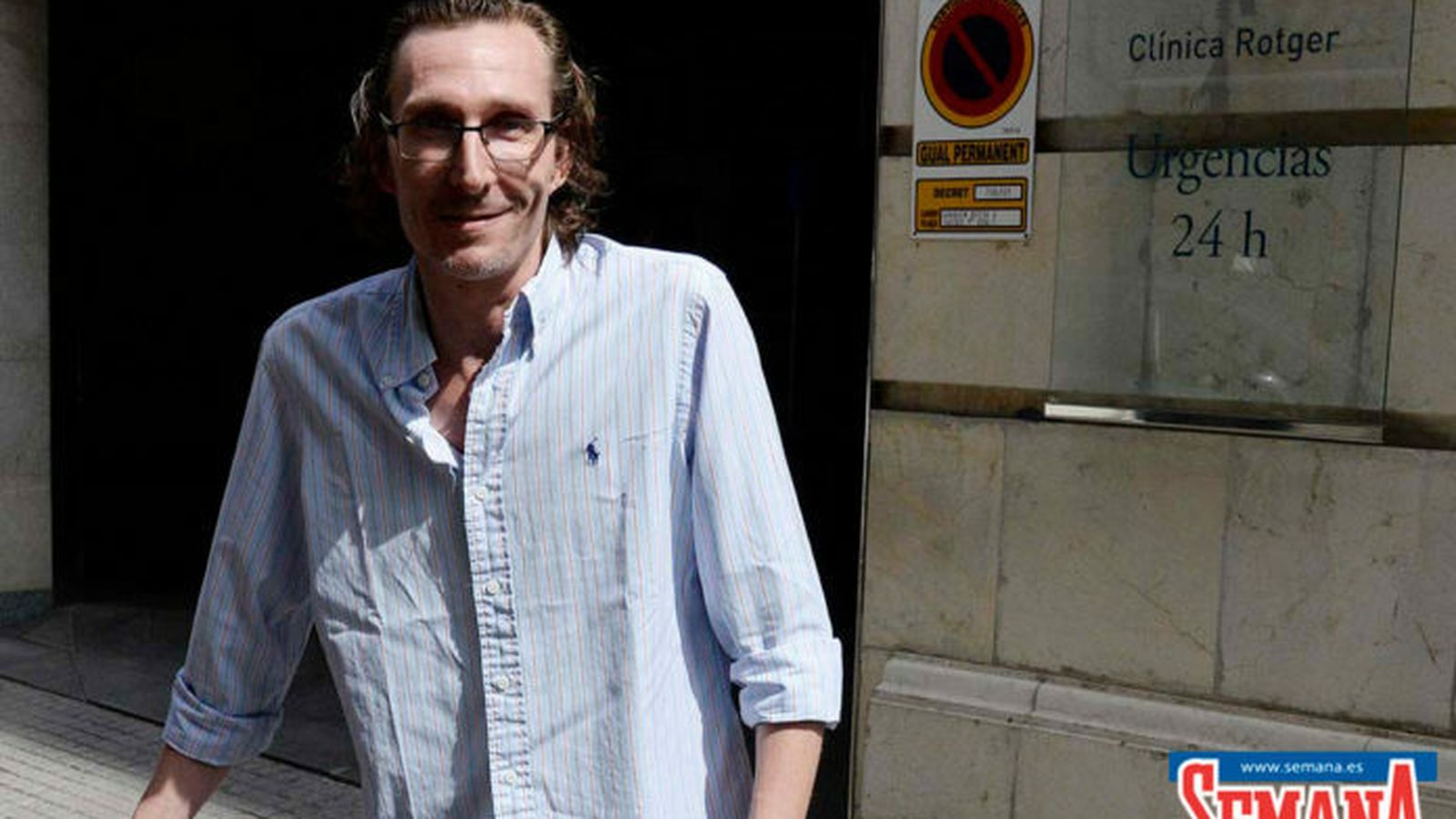 Fernando Gómez-Acebo, hijo de la infanta Pilar, a las puertas del hospital.