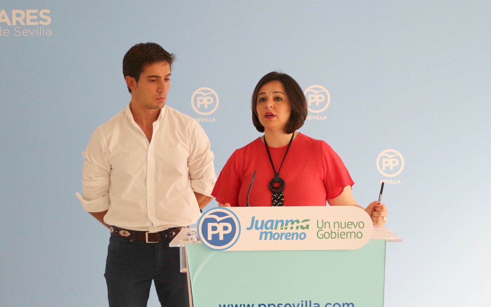 El vicesecretario y la presidenta del PP, José Luis Paniagua y Virginia Pérez.
