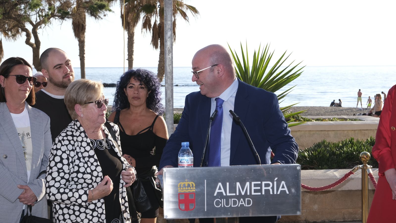 Imágenes de la Inauguración de la Plaza Diego García Molina, hostelero que fue Presidente de ASHAL