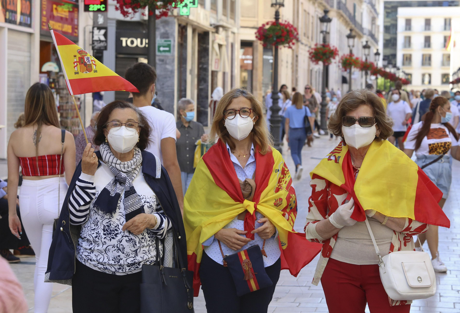 Las fotos de la cacerolada en Málaga contra el Gobierno por el coronavirus