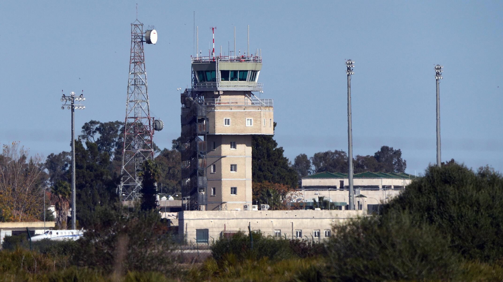 La torre de control del Aeropuerto de Jerez.
