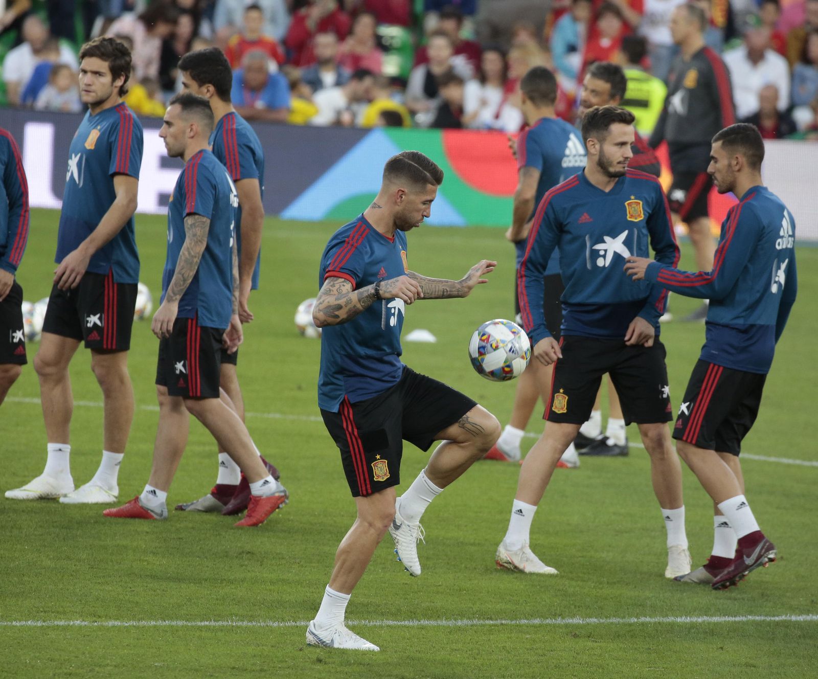 Las imágenes del entrenamiento de España en el Benito Villamarín
