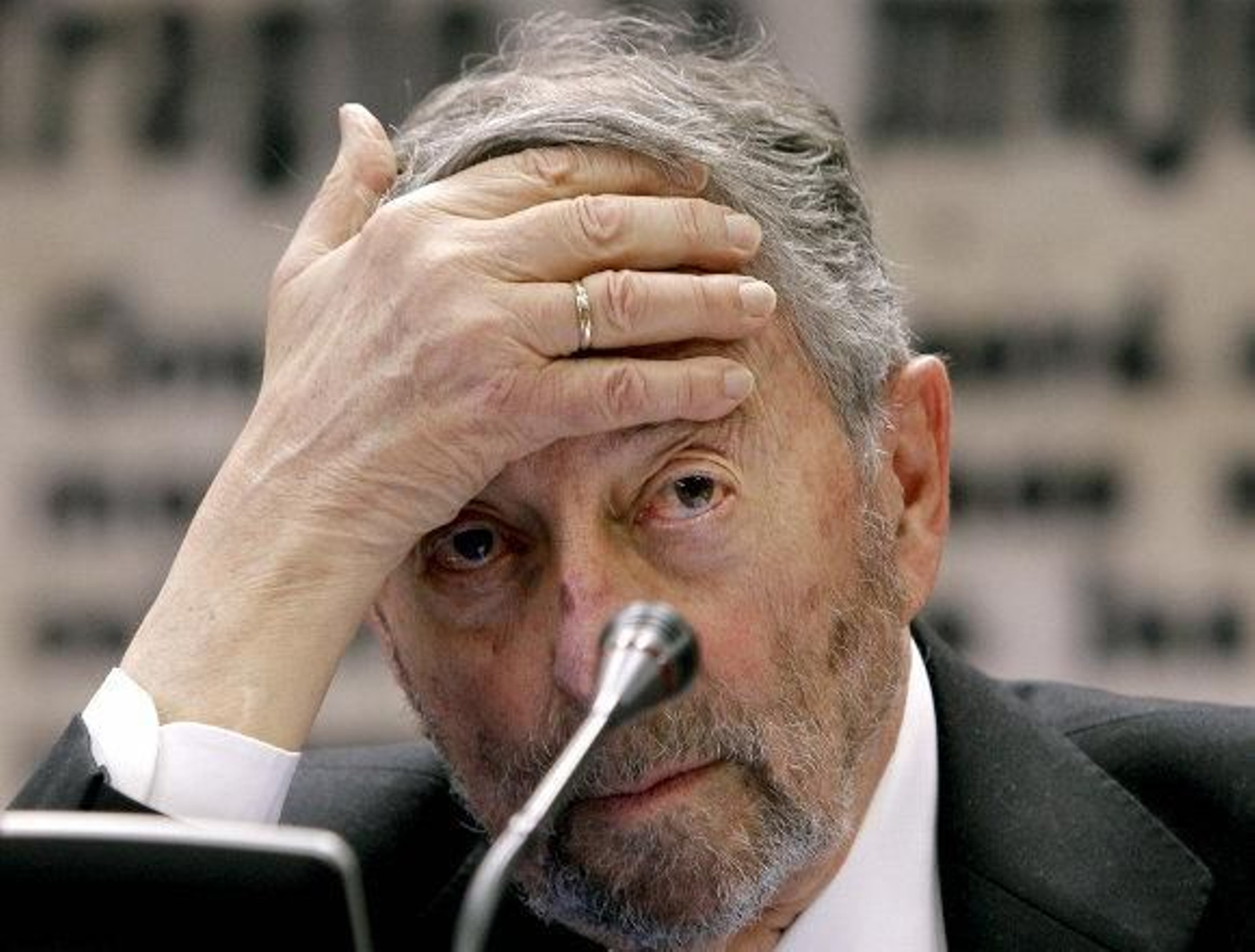 Oliart dimite como presidente de RTVE