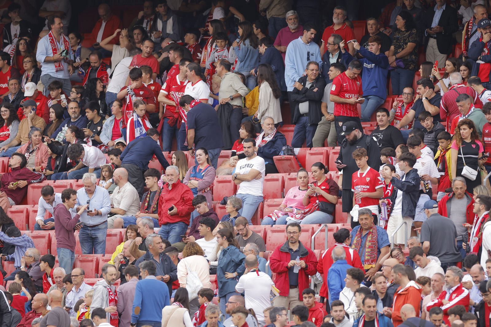 Búscate en las fotos del Sevilla-Madrid