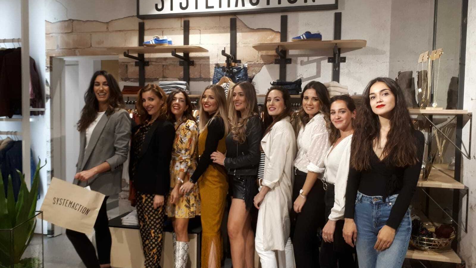 Las influencers que asistieron al evento.