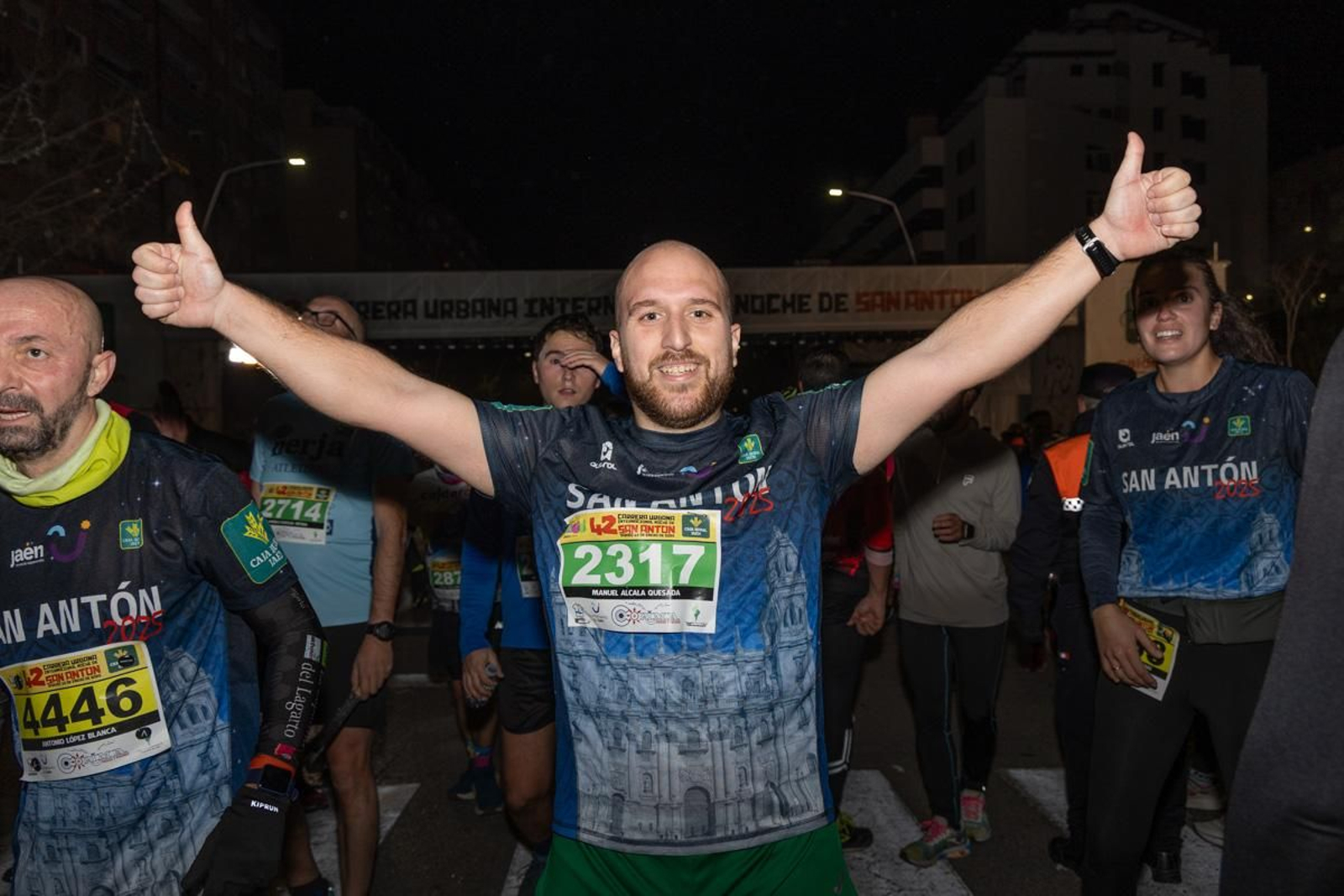 En imágenes: búscate en tu llegada a meta de la Carrera de San Antón 2025 (7)