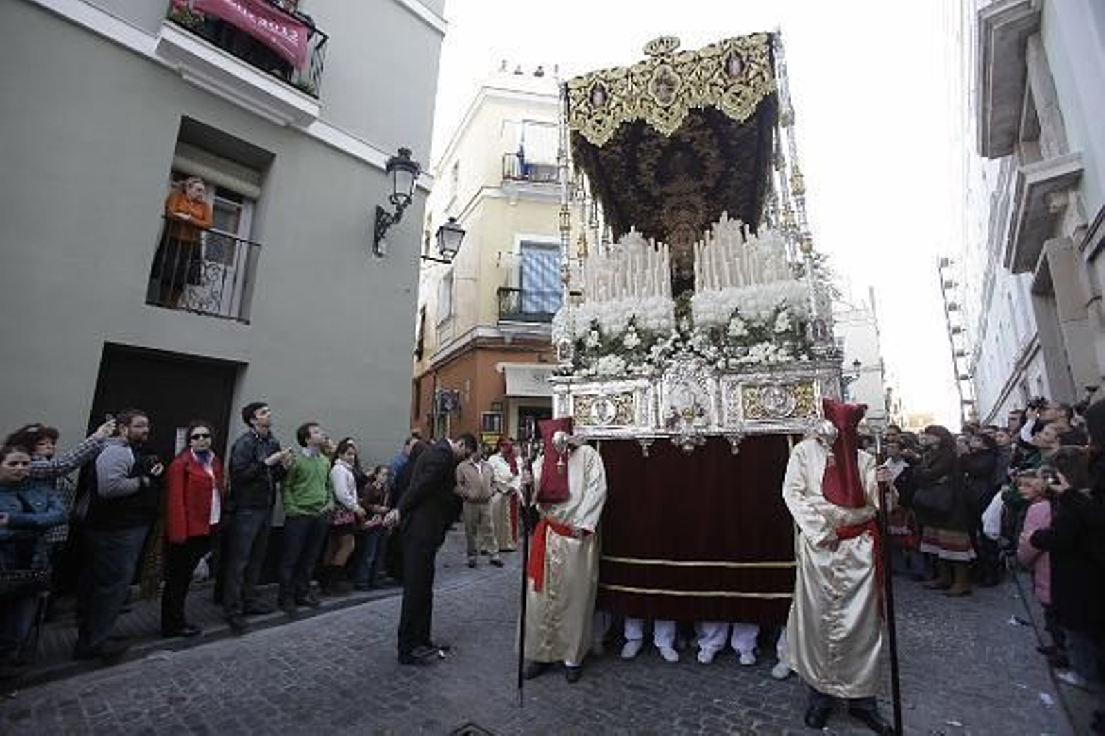El barrio de La Merced vive su tarde grande con la salida de la Sentencia

Foto: Jesus Marin