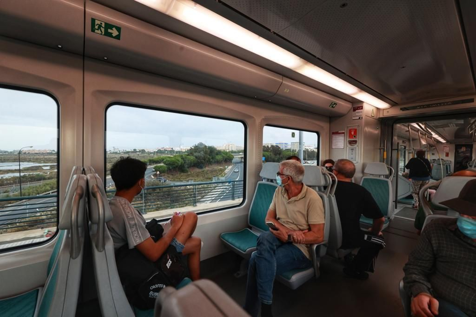 Búscate en las imágenes del primer día del tranvía de la Bahía de Cádiz