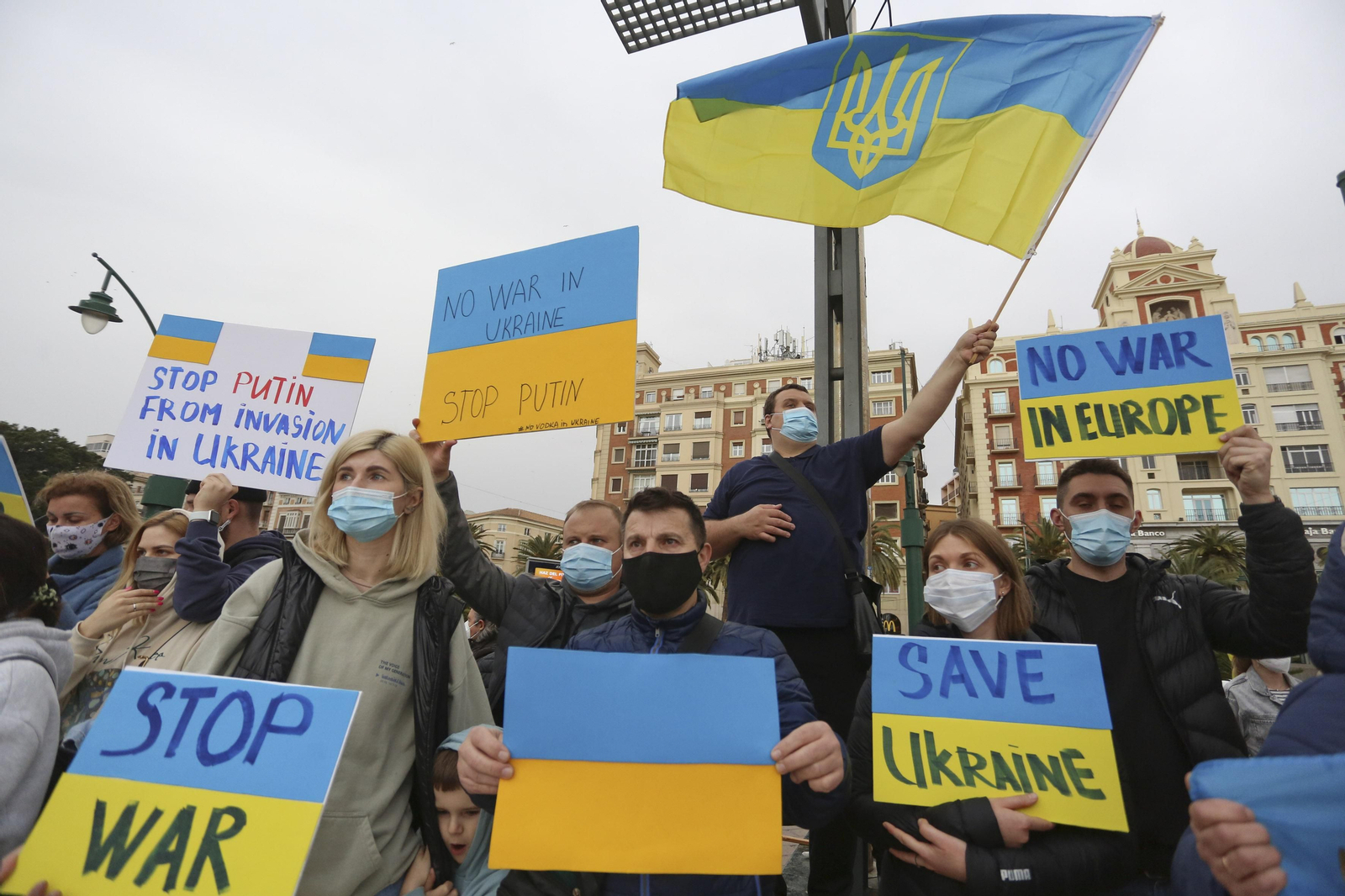Las fotos de la concentración en Málaga para implorar la paz