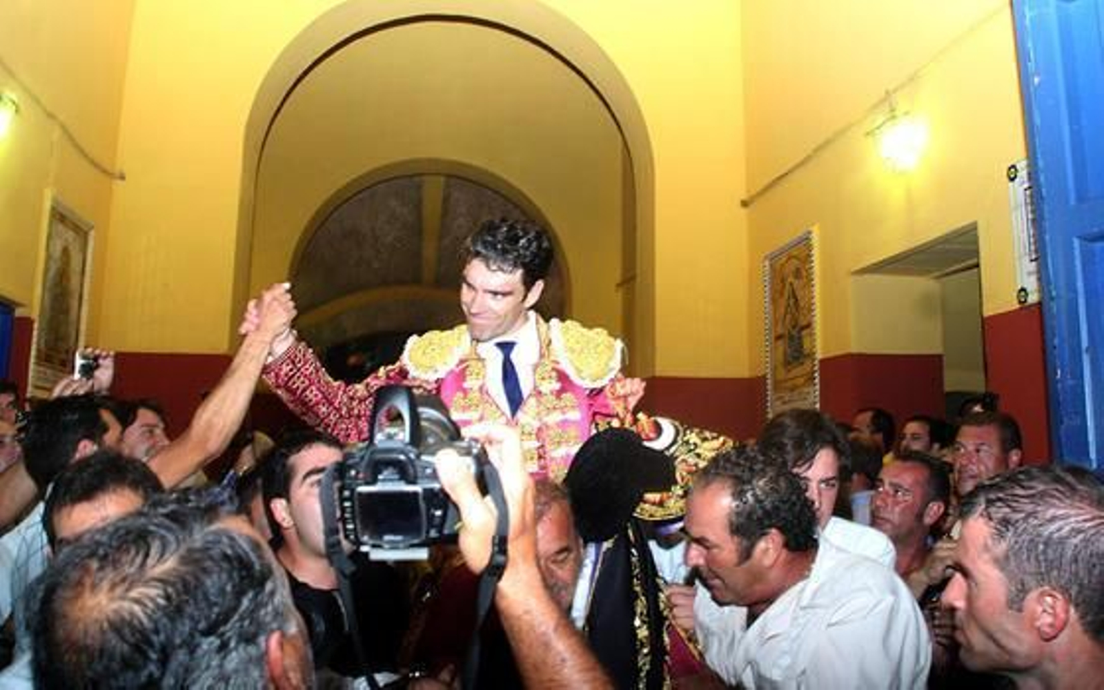 José Tomás y Morante de La Puebla llenaron de toreo la Plaza de Toros de la Merced en un mano a mano admirable

Foto: Espinola