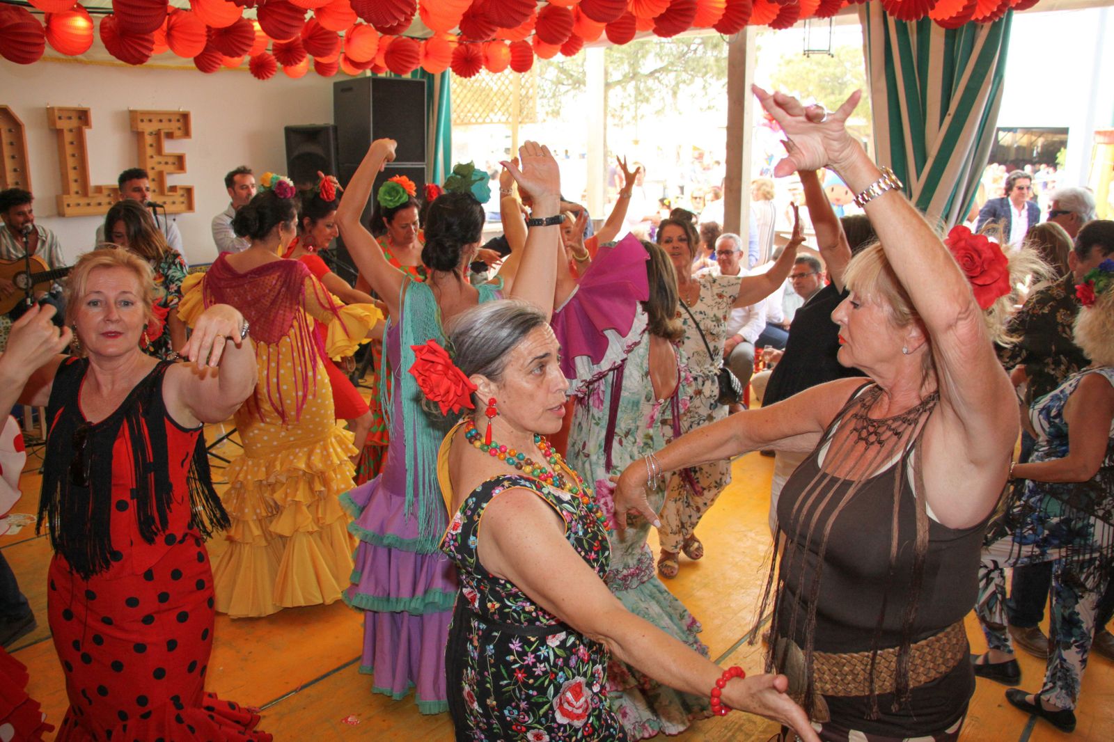 Imágenes del jueves de Feria en Chiclana
