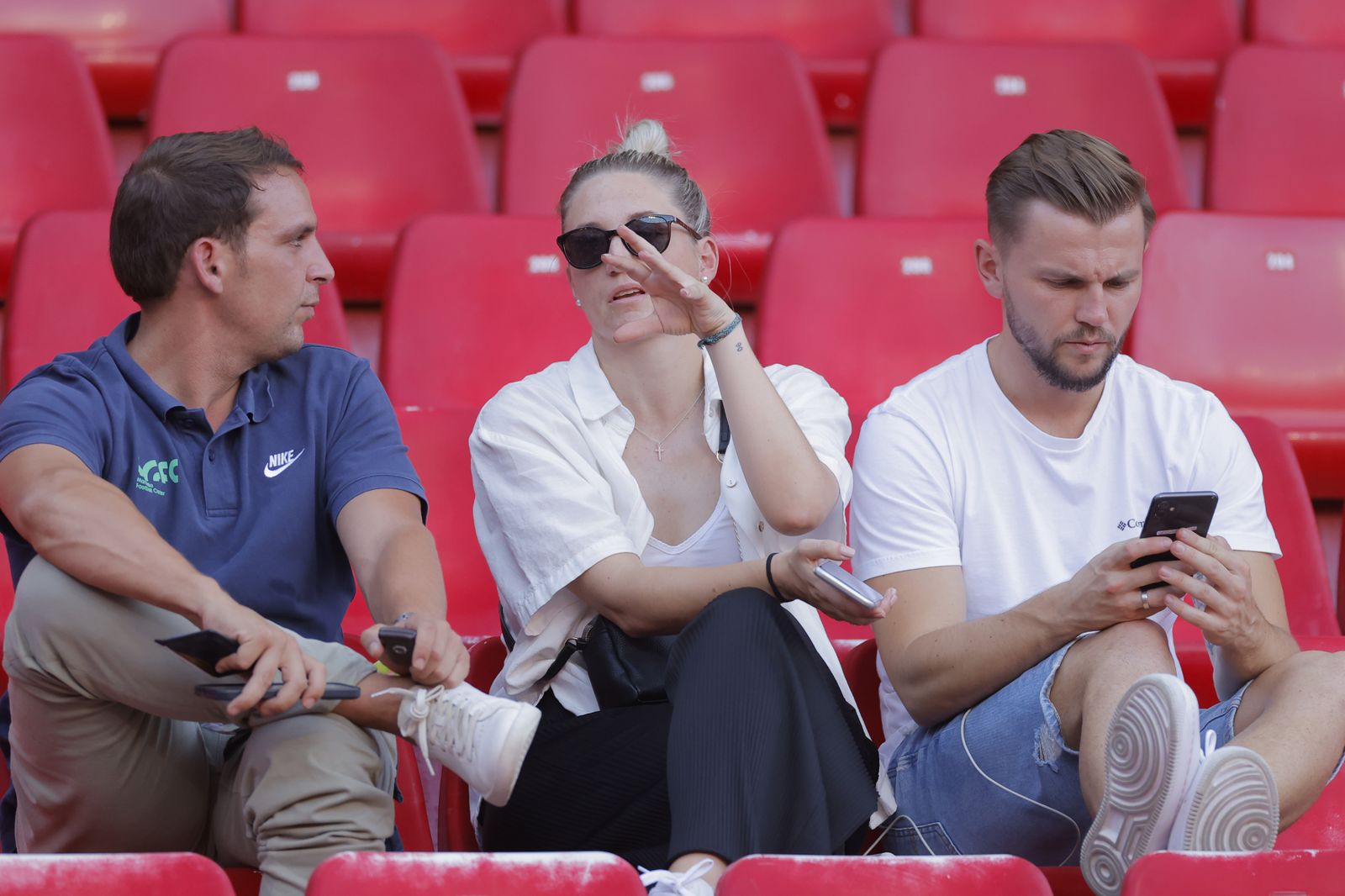 Búscate en las fotos del Sevilla-Almería