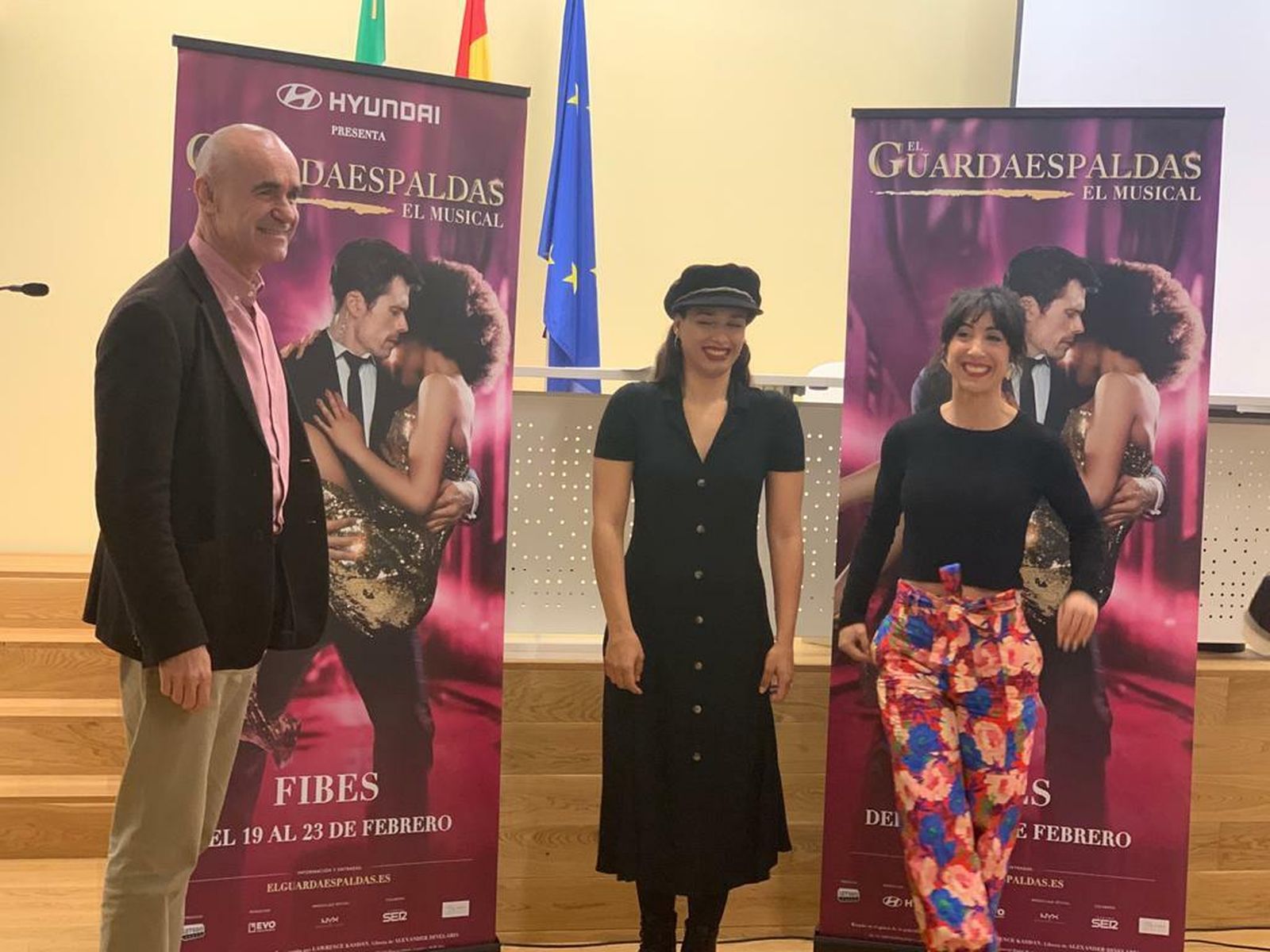 El concejal Antonio Muñoz, la actriz Chanel Terrero y la responsabledel proyecto de la productora Letsgo, Celia Villarino.