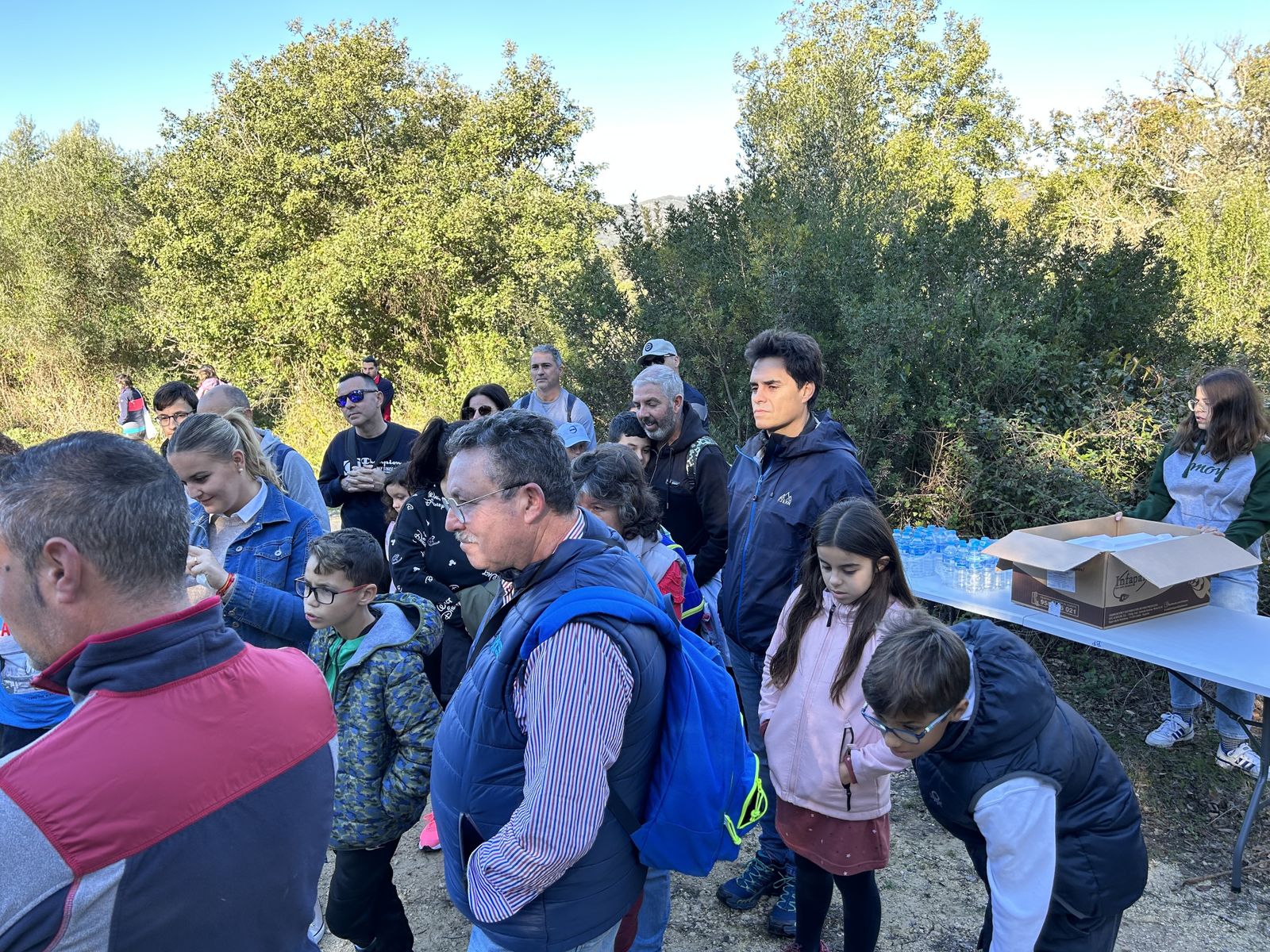 Jornada de reforestación en El Palancar por trabajadores de Acerinox, en imágenes