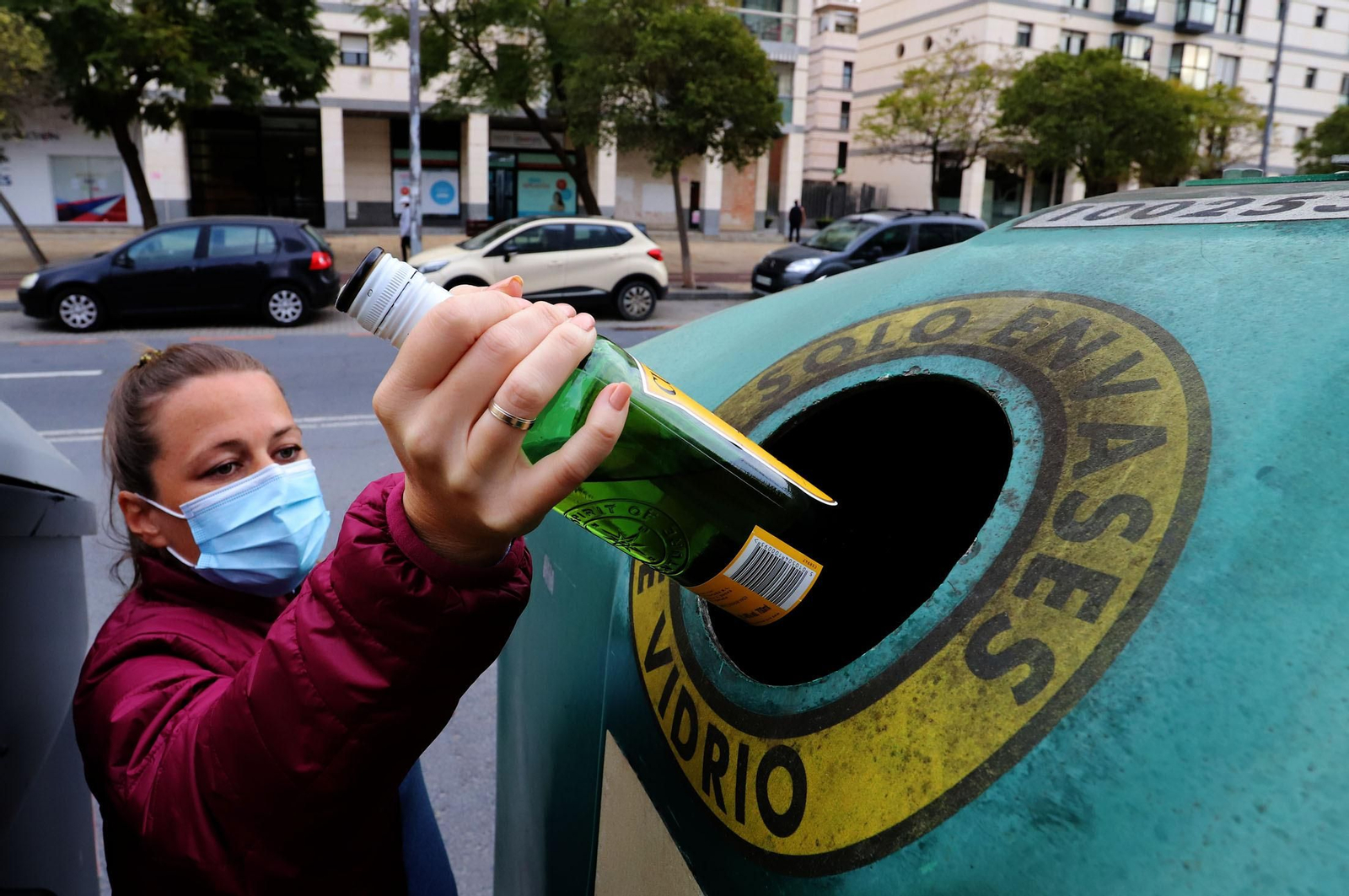 El reciclaje de vidrio en Granada evitó la emisión de 7.200 toneladas de CO2 El reciclaje de vidrio en Granada evitó la emisión de 7.200 toneladas de CO2