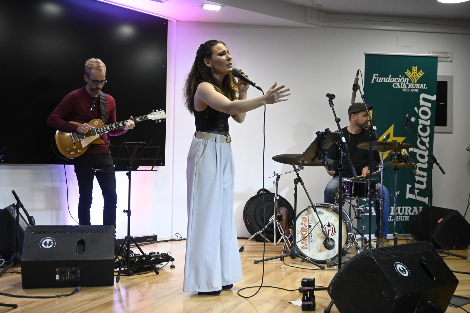 Actuación de Antonia Ferrá dentro del ciclo 'Música y otros ritmos' en imágenes