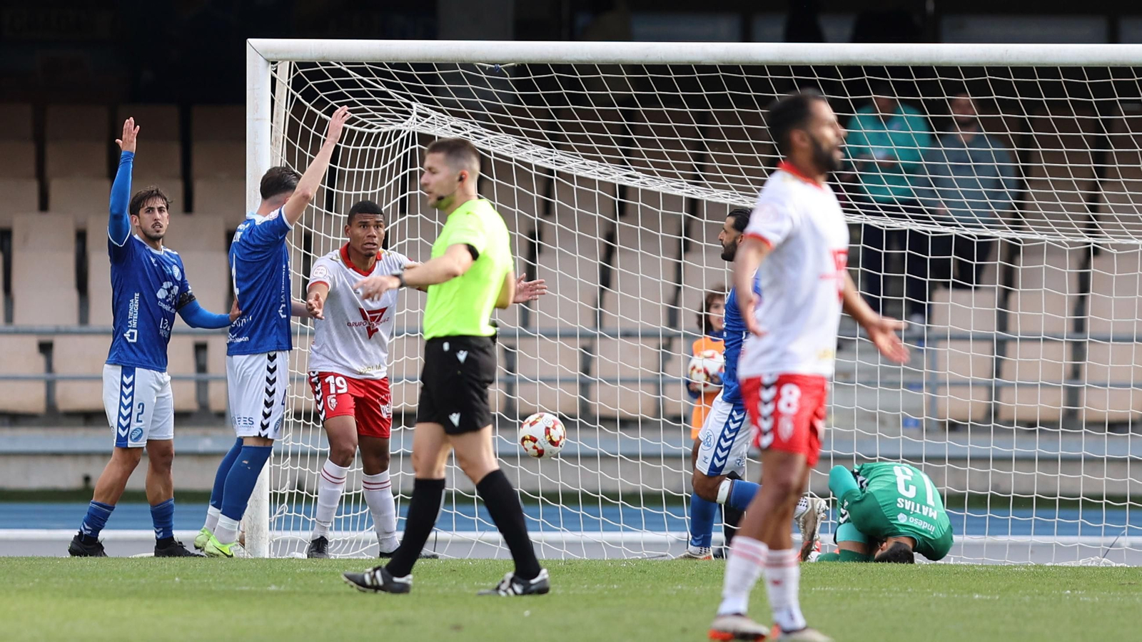 Imágenes del Xerez DFC contra el Club Atlético Antoniano en Chapín