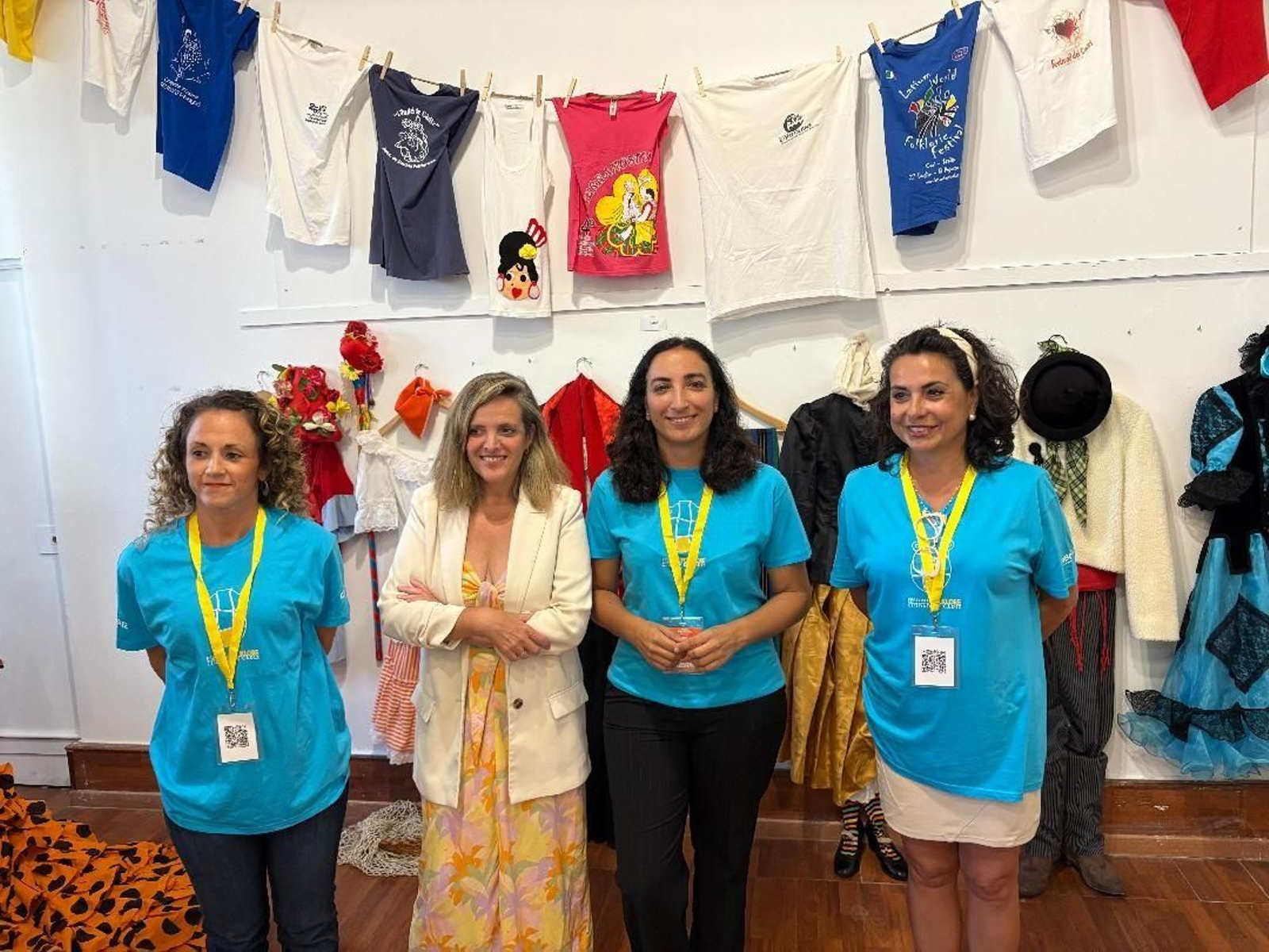 La concejala Maite González García-Negrotto, con Elena FernándezRepeto, Carmen Guerrero y Estefanía Díaz.