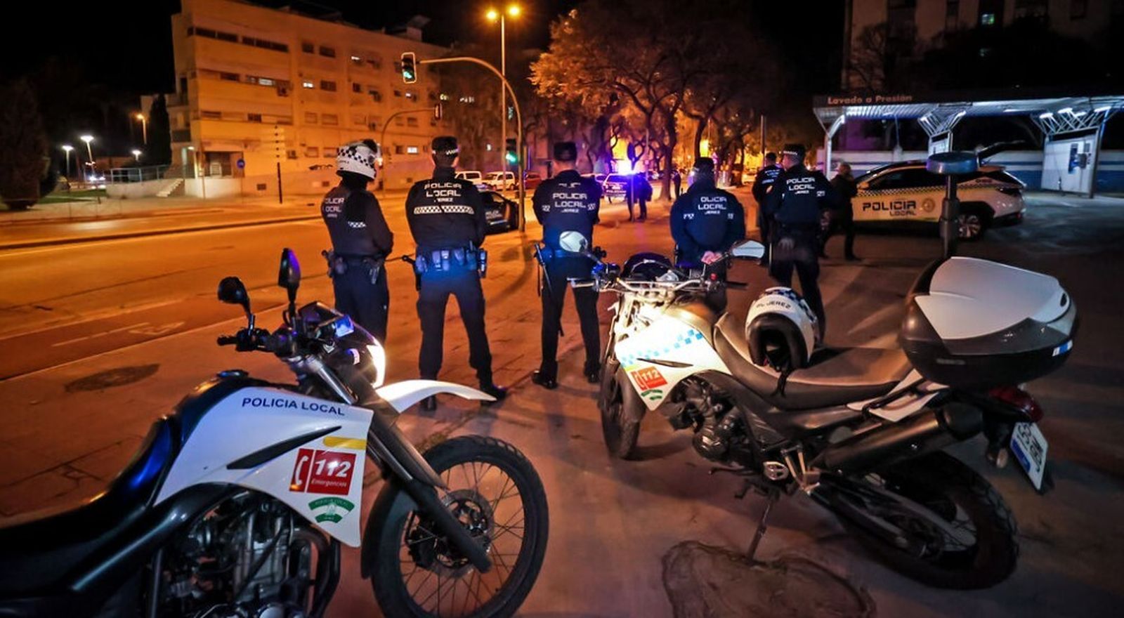 Agentes en el amplio dispositivo policial en la zona sur tras los graves incidentes por carreras ilegales a finales de marzo.