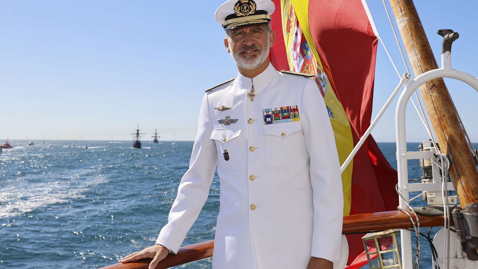El Rey Felipe VI abordo del buque escuela de la Armada “Juan Sebastián Elcano”.