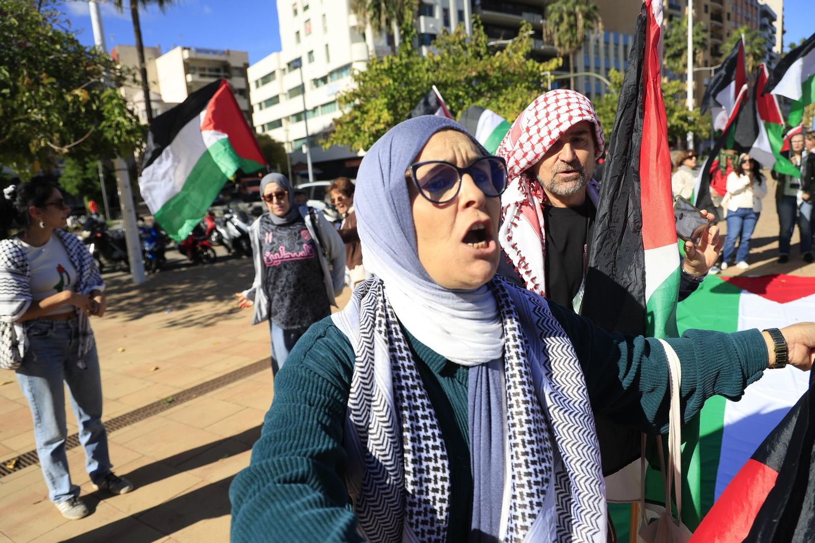 Fotos de la protesta en Algeciras contra el envío de armas a Israel