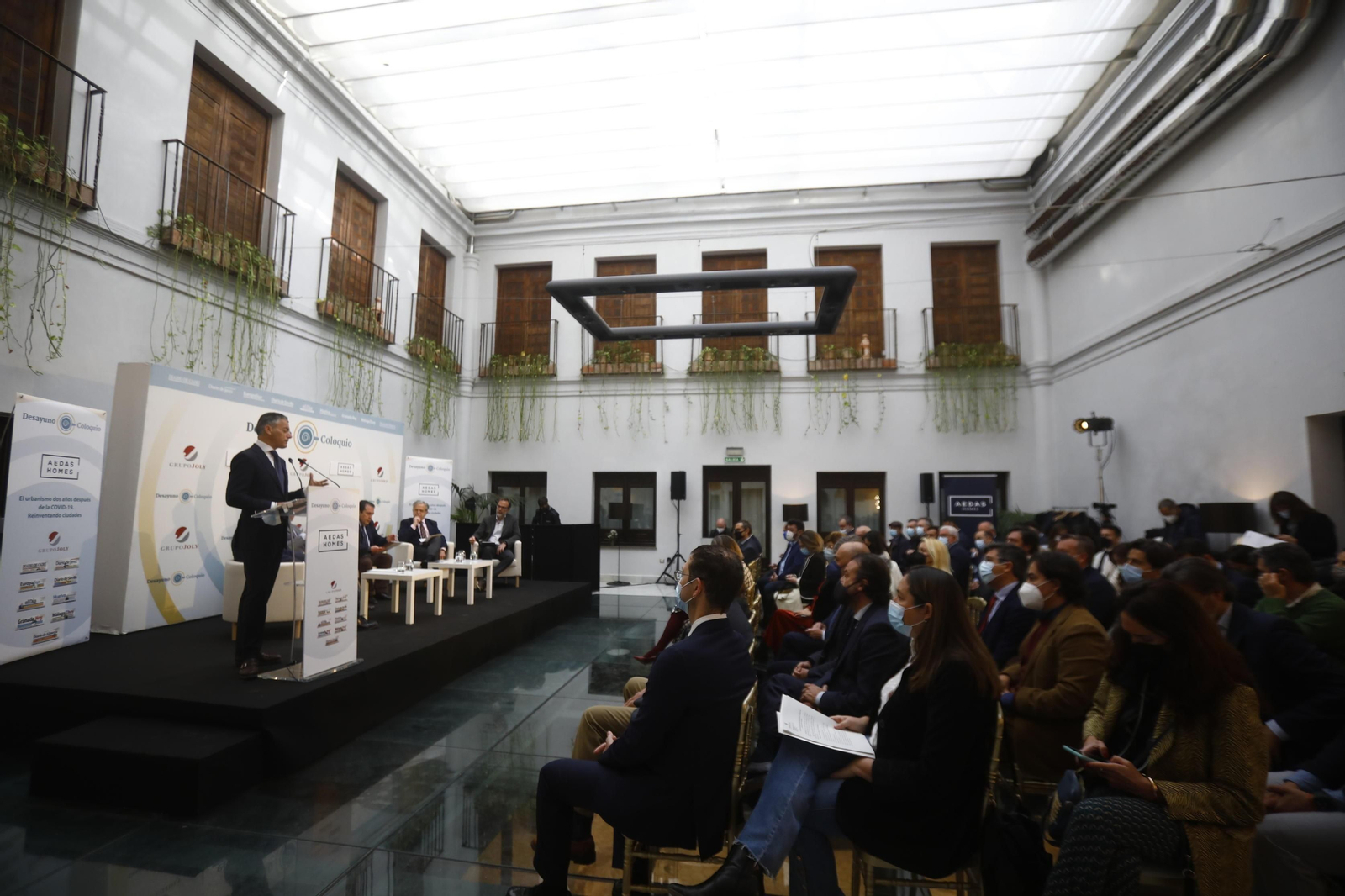 Fografías del desayuno coloquio de Grupo Joly: El urbanismo dos años después del covid