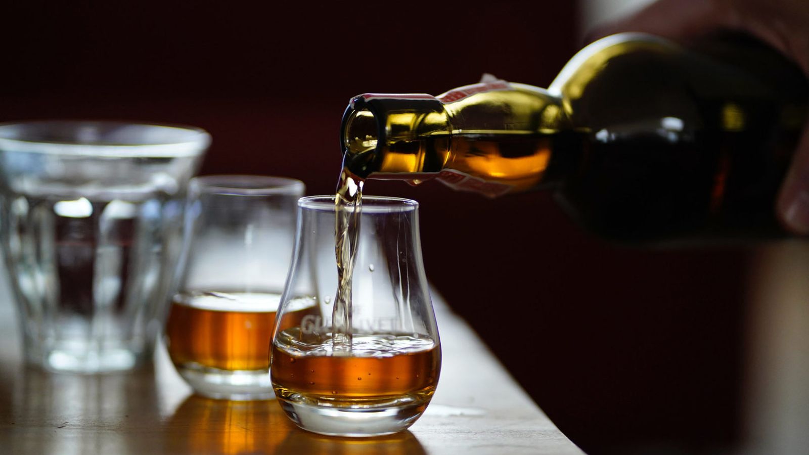 El whisky solo, mejor para degustar los aromas.