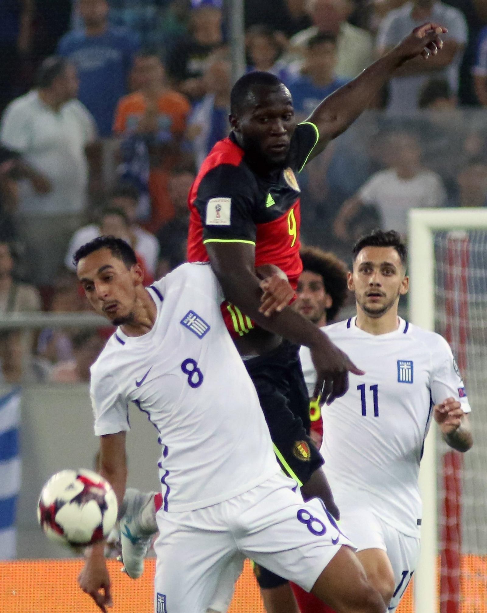 El belga Lukaku parece imponerse al griego Zeca.