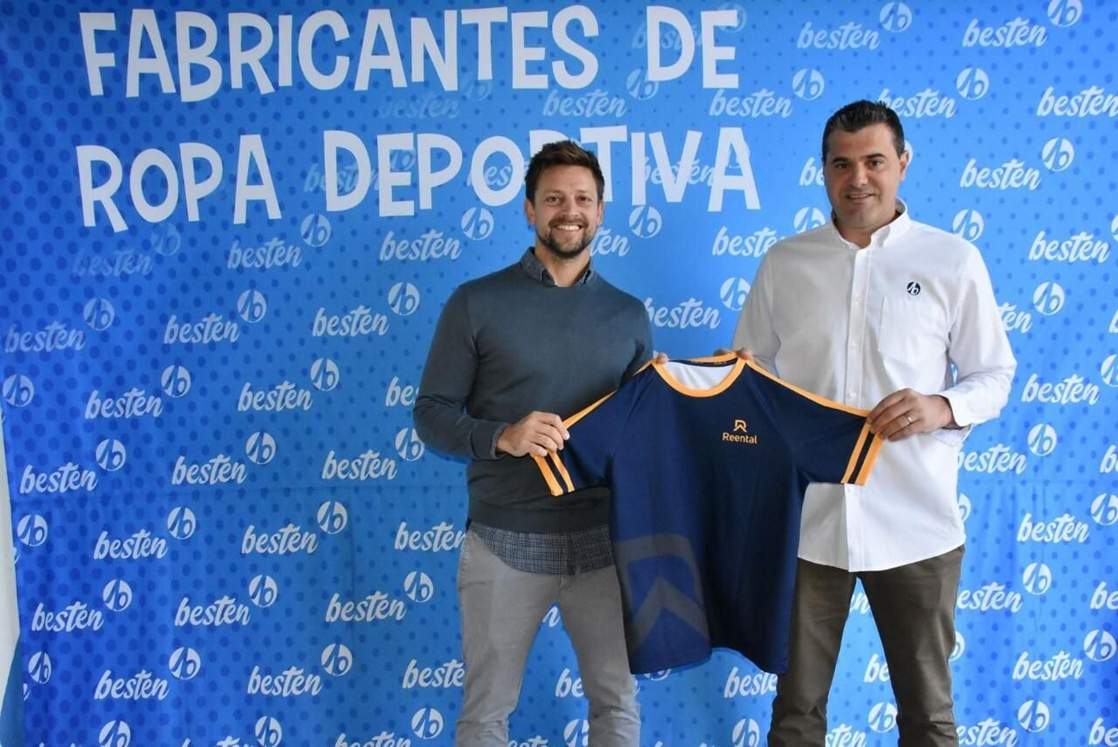 Eric Sánchez (Rental) y Antonio Gómez (Besten10), tras la firma del acuerdo.