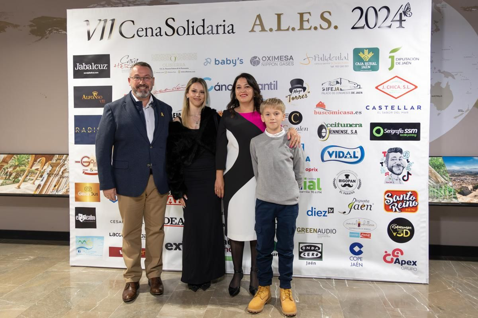 VII cena solidaria de la Asociación para la Lucha contra las Enfermedades de la Sangre (ALES), en imágenes