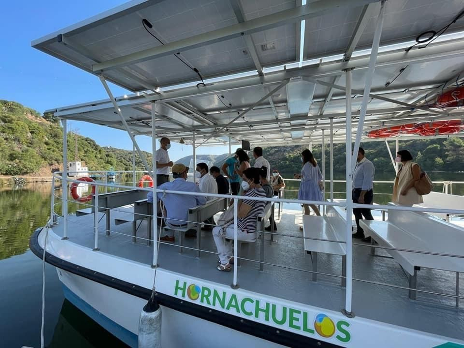 El primer viaje en barco por el Bembézar, en imágenes
