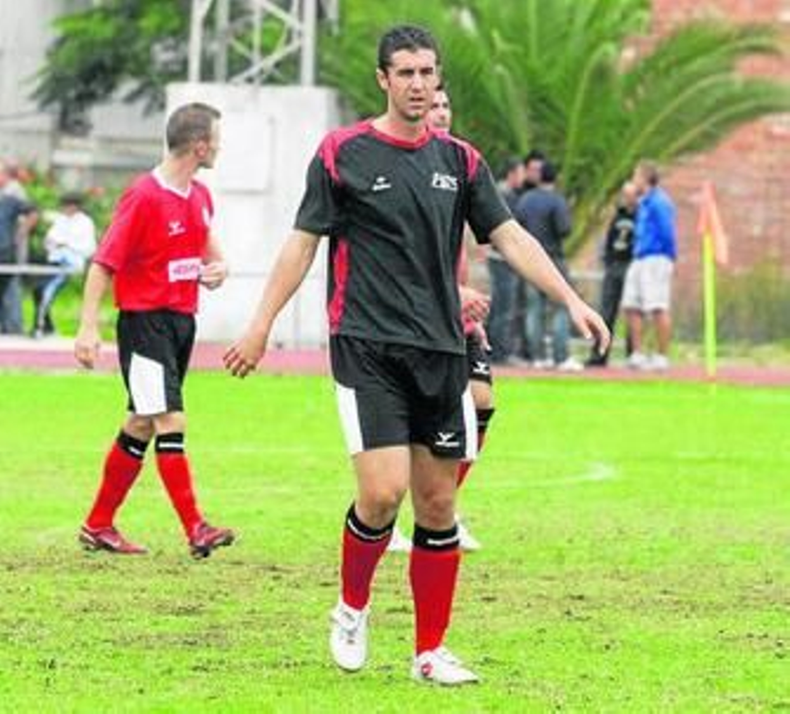Julio Cabello, en un partido con el CD San Roque.