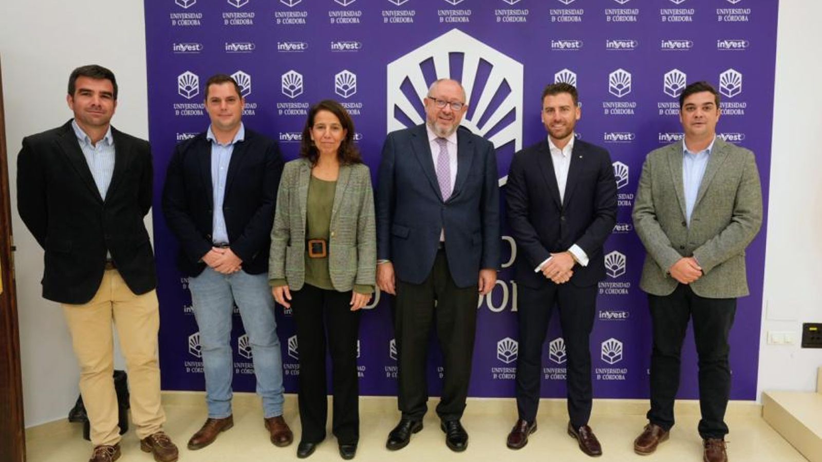 Asistentes a la firma del acuerdo.