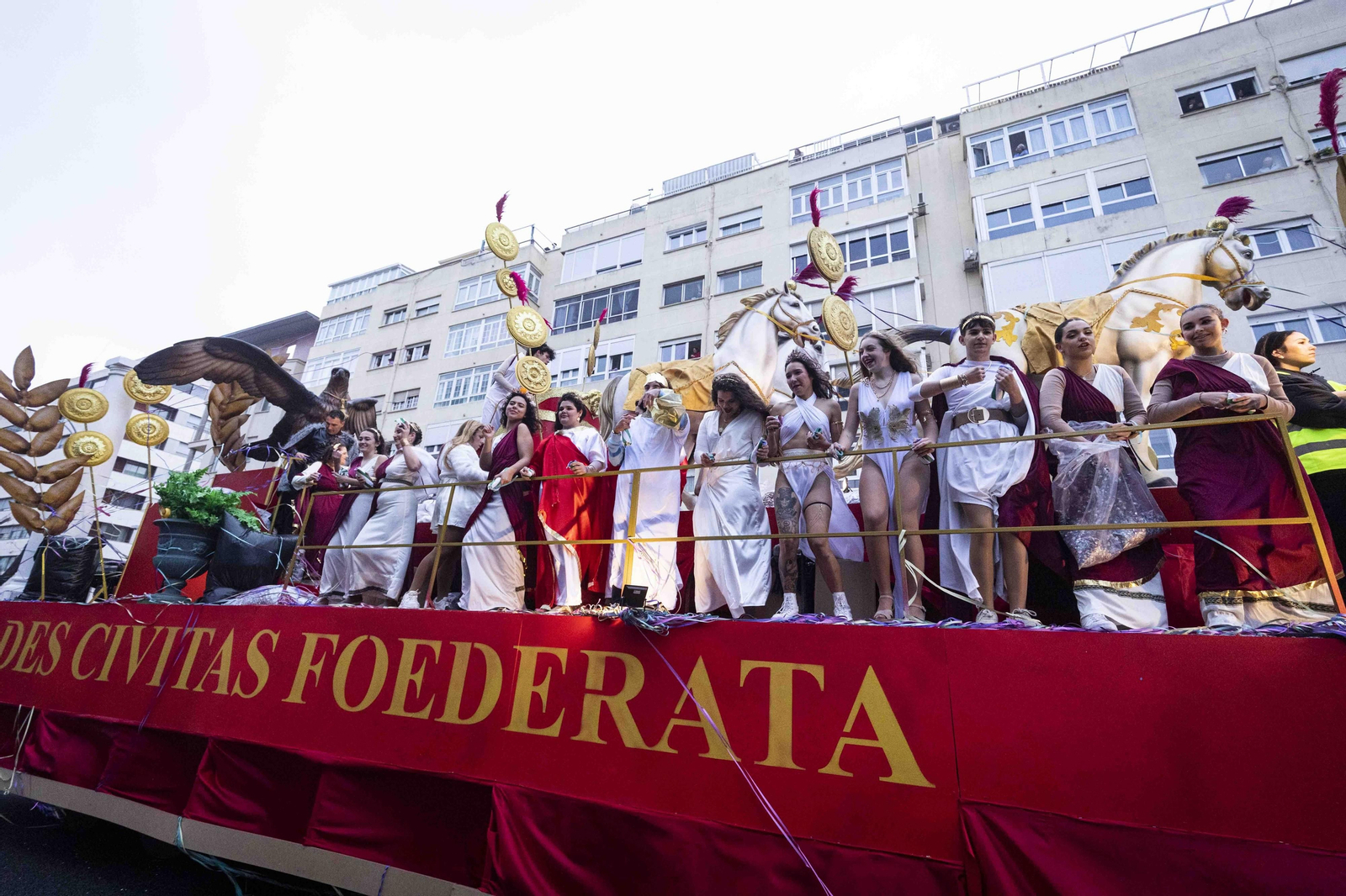La Cabalgata Magna del Carnaval de Cádiz 2024, en imágenes