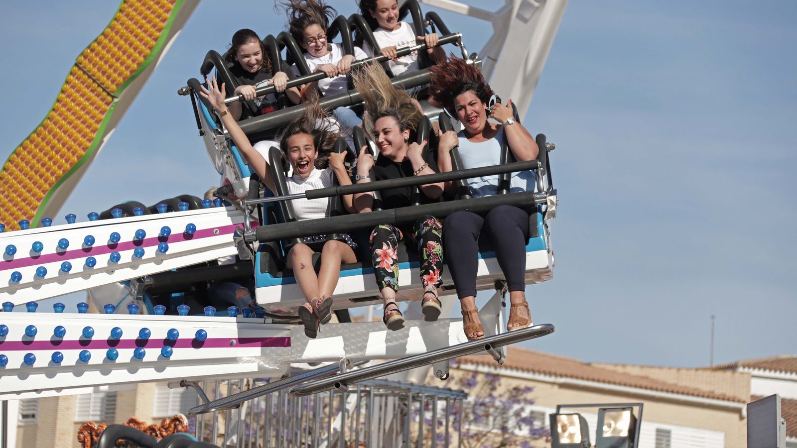 Disfrutando de las atracciones de la Feria de Los Barrios