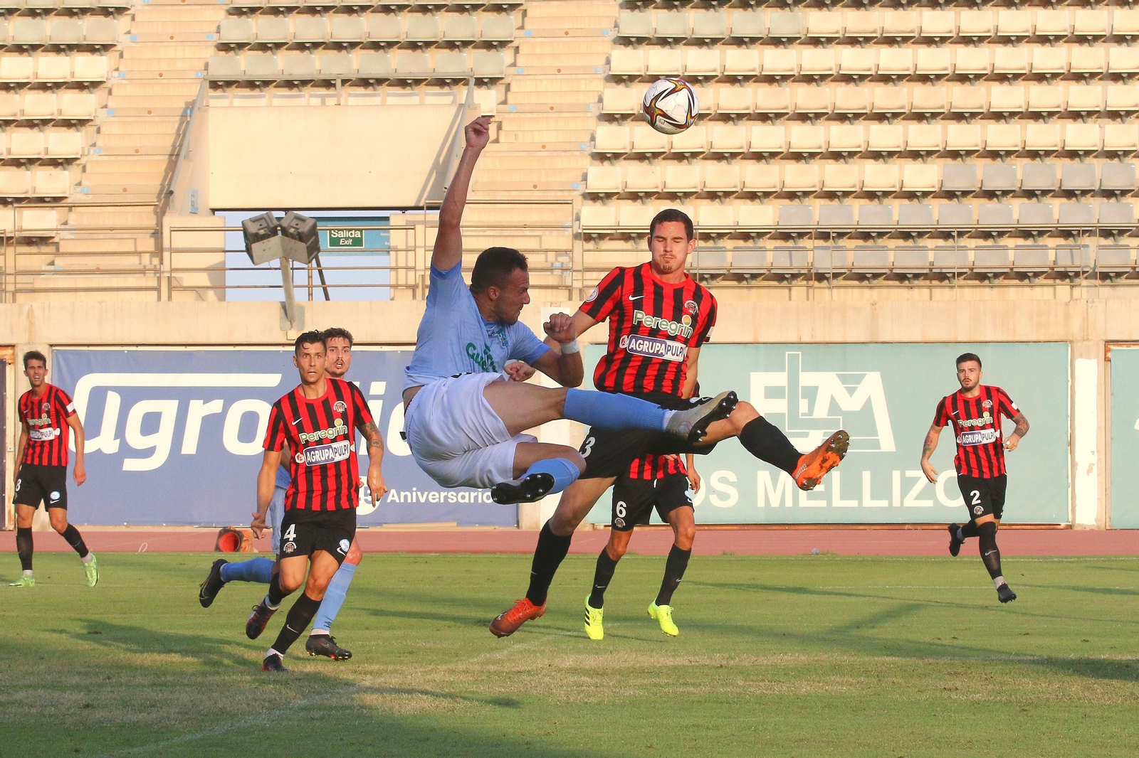 Fotogalería del derbi en Santo Domingo