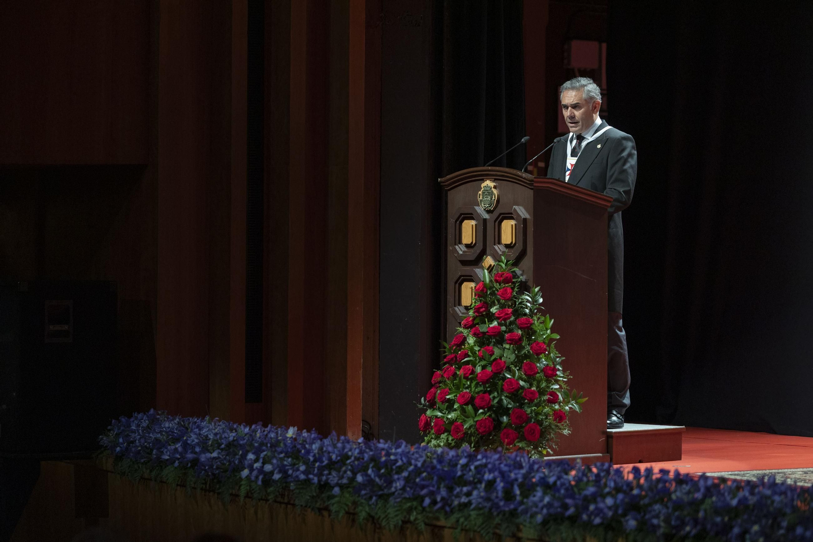 Imágenes del pregón de Semana Santa y besamanos en San Fernando el Domingo de Pasión