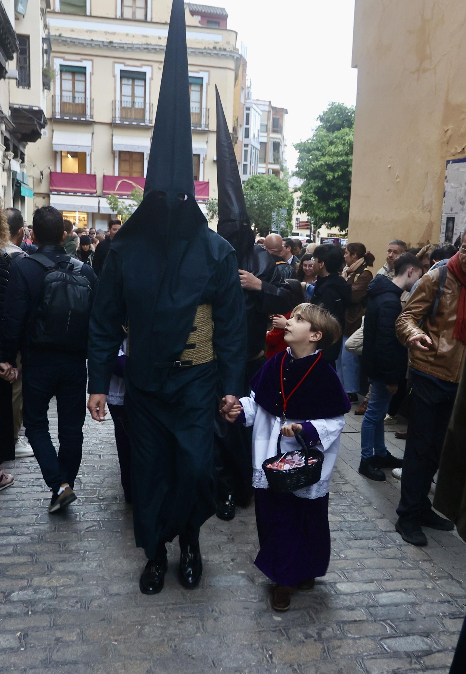 Las imágenes de la hermandad de San Isidoro en la Semana Santa de Sevilla 2024